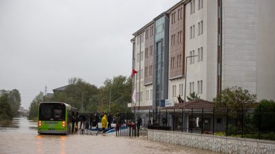 - Son 24 saatte metrekareye 17,1 ile 254,8 kilogram arasında