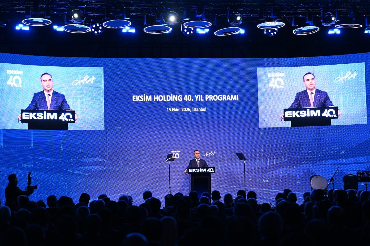 - "Türkiye, sahip olduğu siyasi ve ekonomik istikrarla geleceğe güvenle