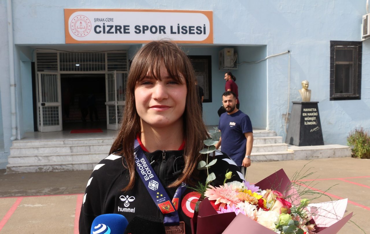 ŞIRNAK (AA) – Karadağ'da düzenlenen Yıldızlar Avrupa Boks Şampiyonası'nda bronz