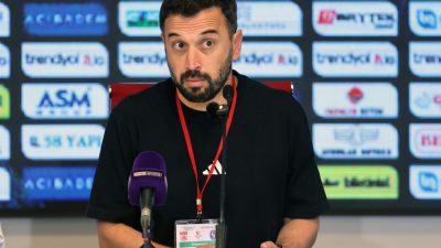 - Sivasspor Teknik Direktörü İsmet Taşdemir:
- "Özellikle oyuncularımızın çoğunun genç