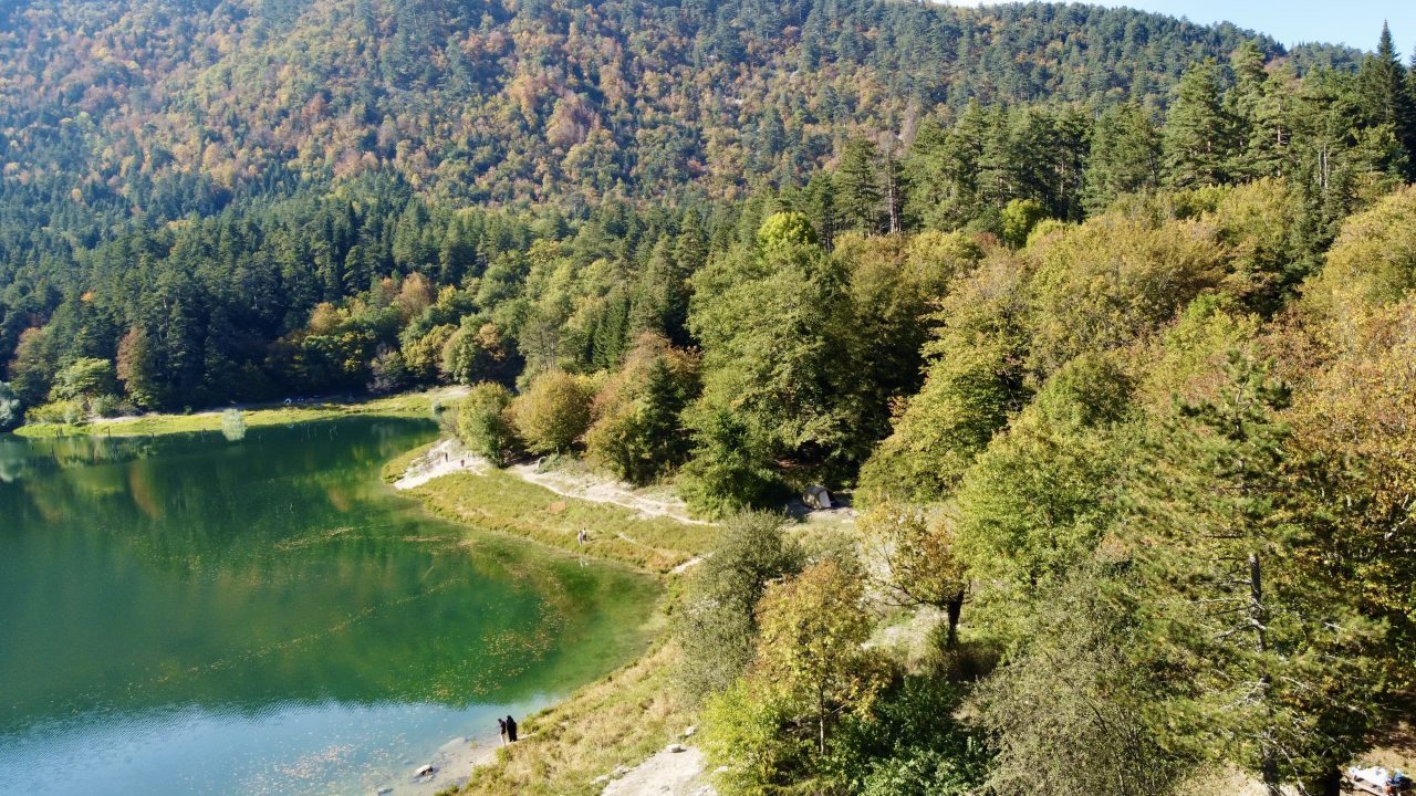 BOLU (AA) – Bolu'nun Mudurnu ilçesindeki Sülüklü Göl Tabiat Parkı'nda