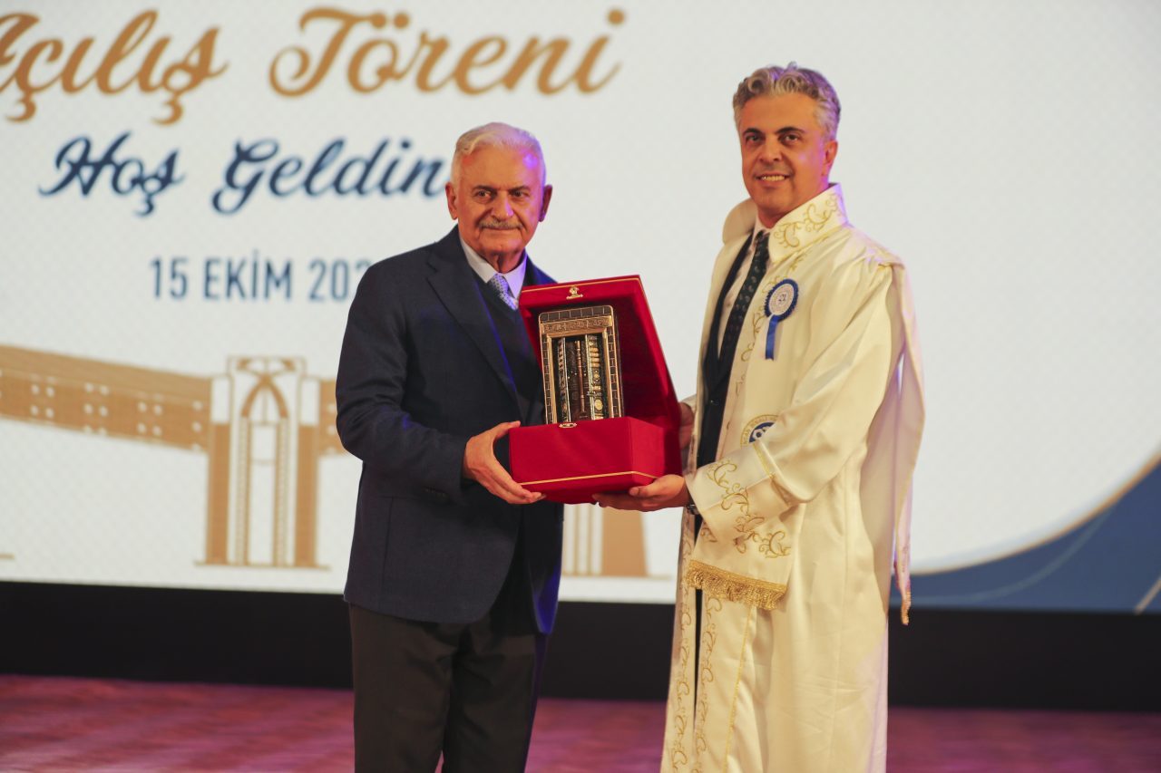 - "Birtakım güncel olaylarla kadimden gelen Azerbaycan-Türkiye ilişkilerini bozmaya hiç