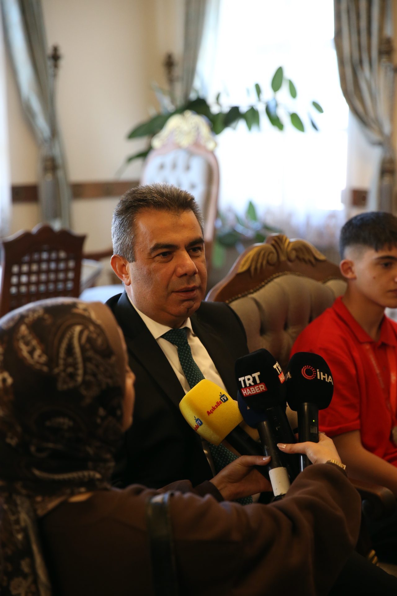 KASTAMONU (AA) – TEKNOFEST Güneydoğu'da dereceye giren öğrenciler, Kastamonu Valisi
