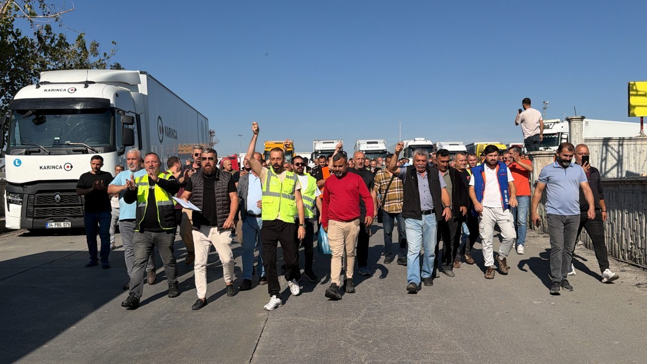 - Edirne Vali Yardımcısı Şevket Atlı'nın şoför temsilcileriyle görüşmesinin ardından