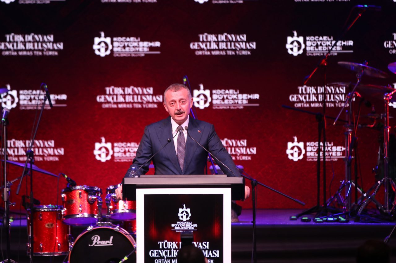 - AK Parti Genel Başkan Yardımcısı Kürşad Zorlu:
- "Gönül coğrafyamızdan,
