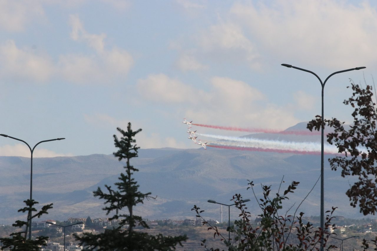 KAYSERİ (AA) – Türk Hava Kuvvetlerinin akrobasi timi Türk Yıldızları,