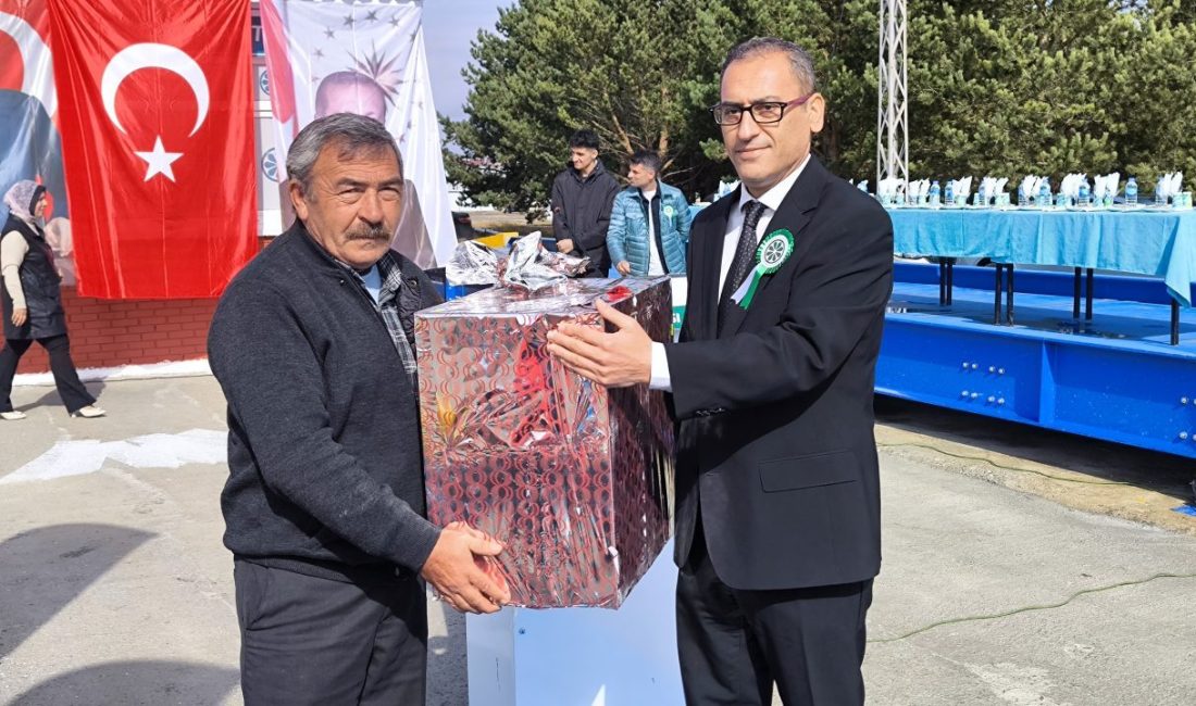 - Türkşeker Kars Şeker Fabrikası Müdürü Ferudun Çoban:
- "Pancar ekiminin