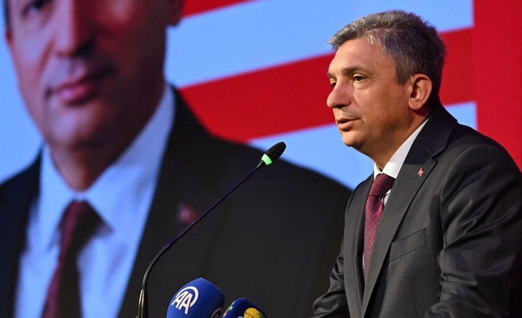 - Antalya Valisi Hulusi Şahin:
- "Türkiye turizmde hem ziyaretçi sayısı