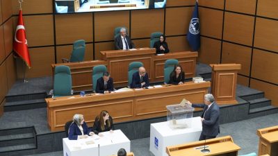 - Ortak aday için anlaşamayan Yeni Parti ve CHP grupları
