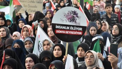 VAN (AA) – Van'da, İsrail'in Gazze'ye yönelik saldırılarına tepki amacıyla