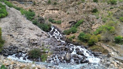VAN (AA) – Van'ın Çatak ilçesindeki Kanispi Şelalesi, sonbahar yağışlarının