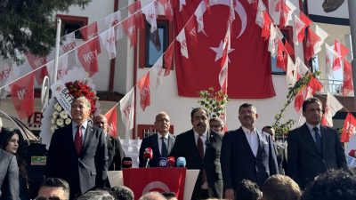 - Yeni Parti Grup Başkanvekili Murat Emir:
- "Siyasetin yeri meydanlardır,