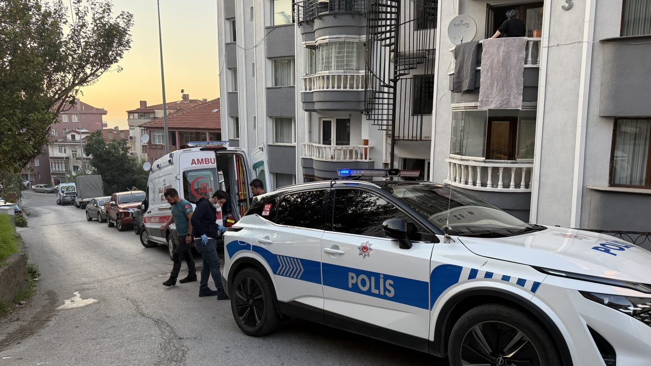 ZONGULDAK (AA) – Zonguldak'ta koku gelen dairede bir kişinin cansız