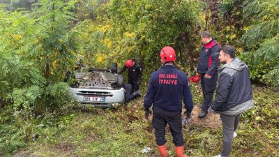 ​​​​​​ZONGULDAK (AA) – Zonguldak'ın Karadeniz Ereğli ilçesinde şarampole devrilen otomobildeki